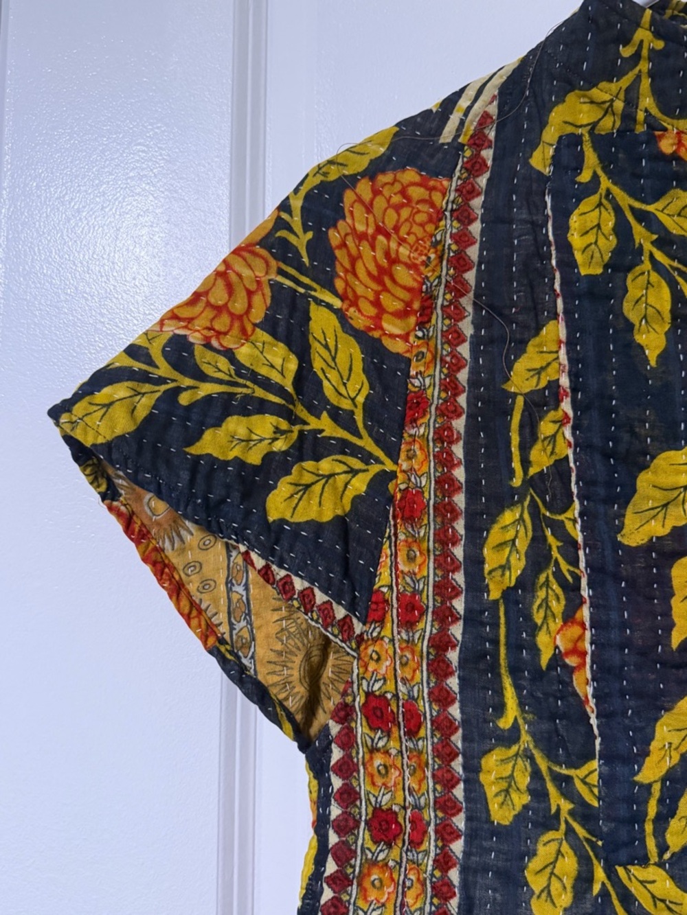 Unique Vintage Kantha Short-Sleeve Floral Patchwork Blouse - Picture 3 of 8